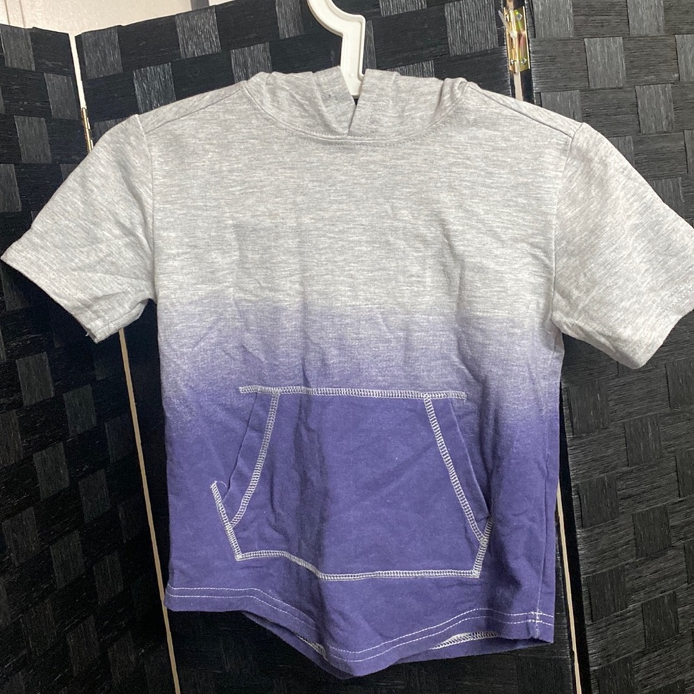 Buzz Cuts M (5/6) short sleeve shirt with Hood